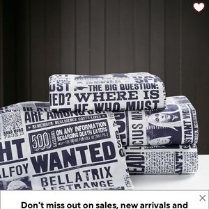 Pottery Barn Harry Potter Daily Prophet sheet set w 1 pillowcase, Twin, like new